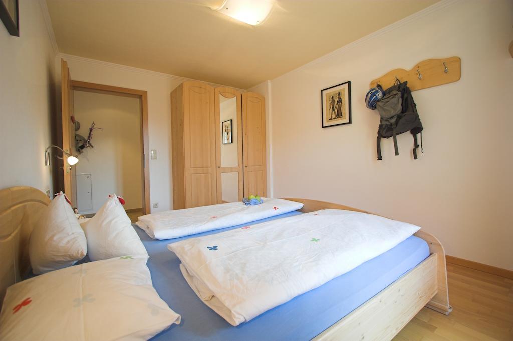 Apartments Dilln Guetl Tires Room photo